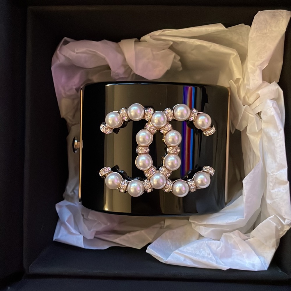NEW IN BOX Chanel Black Pearl Logo Cuff Bracelet